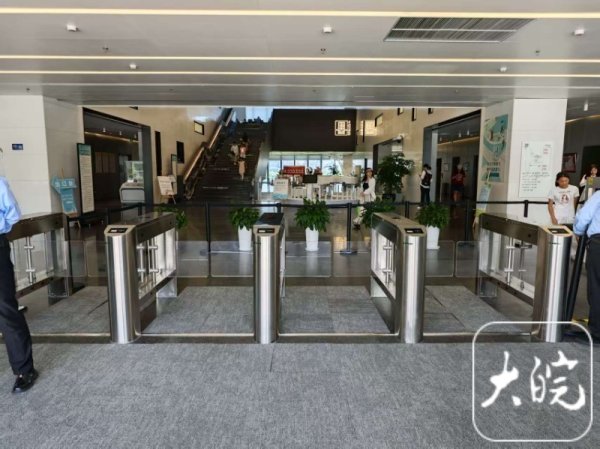 掌乐策略 推行“流动”座席  合肥市中心图书馆多举措缓解“一座难求”_大皖新闻 | 安徽网